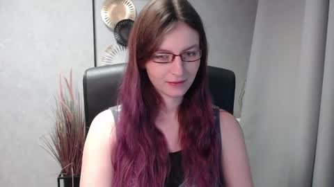 emma online show from December 30, 8:43 am