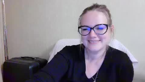 emma_misty_ online show from September 25, 6:00 pm