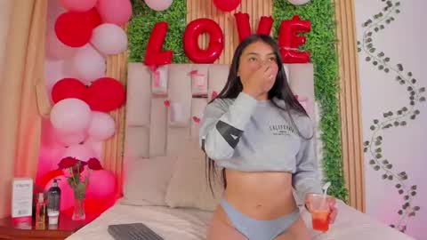 Emma online show from February 19, 7:32 pm