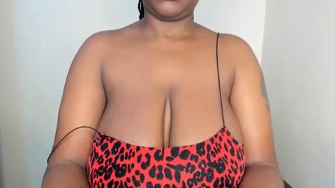 Snapshot of emma_remi chatting on December 4, 3:37 am emma_remi online show from December 4, 3:37 am