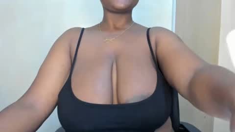 Snapshot of emma_remi chatting on February 23, 2:25 pm emma_remi online show from February 23, 2:25 pm