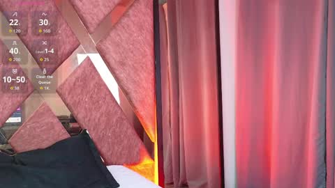 EMMA REVEES  online show from April 4, 3:38 am