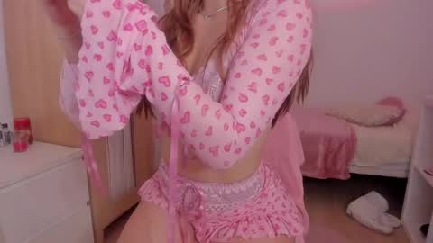 Snapshot of emma_rr chatting on February 25, 9:20 am Emma online show from February 25, 9:20 am