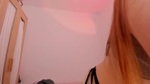 Snapshot of emma_rr chatting on February 26, 4:45 pm Emma online show from February 26, 4:45 pm