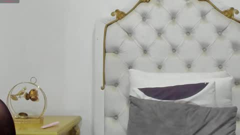 Snapshot of emma_swit chatting on February 23, 3:37 am emma swit online show from February 23, 3:37 am