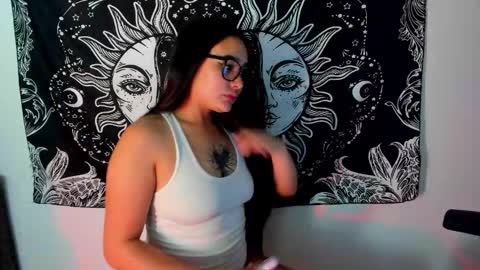 Emma online show from November 22, 2:43 am