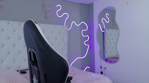 Snapshot of emma_visconti chatting on October 2, 12:34 pm emma_visconti online show from October 2, 12:34 pm