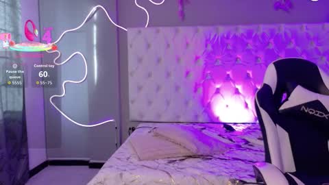 Snapshot of emma_visconti chatting on November 5, 12:05 pm emma_visconti online show from November 5, 12:05 pm