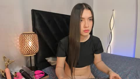 Emma online show from February 12, 11:55 pm