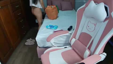 emma online show from September 18, 12:07 pm