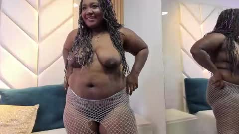 Snapshot of emmabrantt_ chatting on October 30, 4:03 am EmmaBrantt online show from October 30, 4:03 am