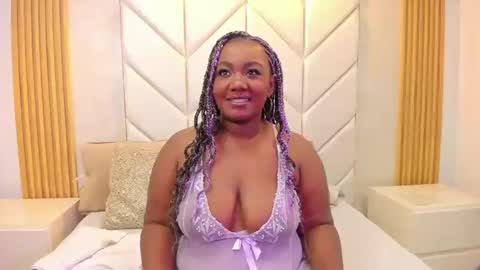 Snapshot of emmabrantt_ chatting on November 5, 3:39 am EmmaBrantt online show from November 5, 3:39 am