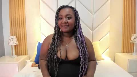 Snapshot of emmabrantt_ chatting on December 16, 4:28 am EmmaBrantt online show from December 16, 4:28 am