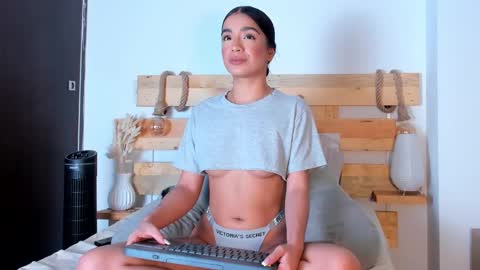 valentina online show from February 18, 5:09 am