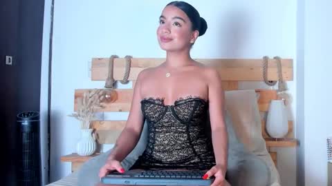 valentina online show from November 1, 5:20 am