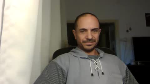 Ariel online show from December 25, 2:23 pm