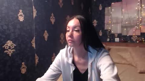 EmmaGoldX online show from November 15, 3:30 pm