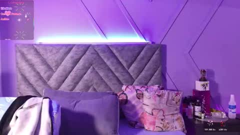 Snapshot of emmajohnss chatting on November 30, 4:05 am Emma online show from November 30, 4:05 am