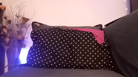 Snapshot of emmakros chatting on October 20, 3:56 pm emmakros online show from October 20, 3:56 pm