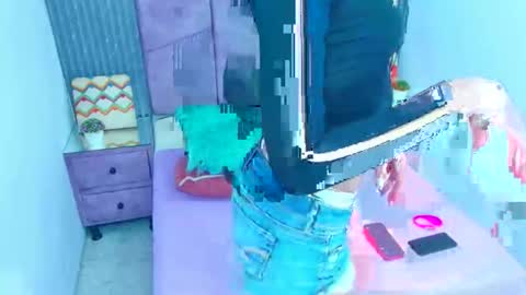 emmaLogge online show from December 13, 8:47 pm