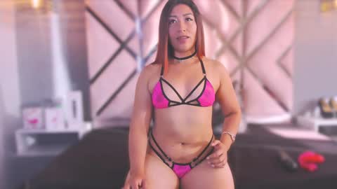 emmanaughty_ online show from February 1, 10:13 pm