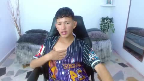 Snapshot of emmanuel_salvatore chatting on March 3, 2:12 pm Emmanuel online show from March 3, 2:12 pm