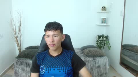 Snapshot of emmanuel_salvatore chatting on March 4, 11:38 am Emmanuel online show from March 4, 11:38 am