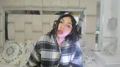 Snapshot of emmaskinny_ chatting on November 14, 2:16 pm Emma online show from November 14, 2:16 pm