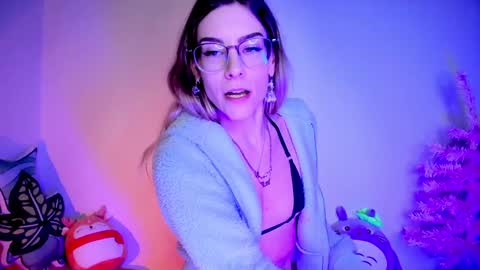 RH-NEGATIVE GREEN-EYED BAELIEN online show from December 28, 6:40 pm