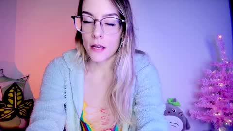 RH-NEGATIVE GREEN-EYED BAELIEN online show from December 30, 1:26 am