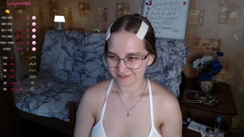 Mia online show from December 1, 4:29 pm