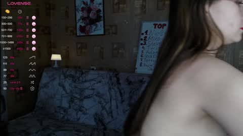 Mia online show from December 6, 6:28 pm