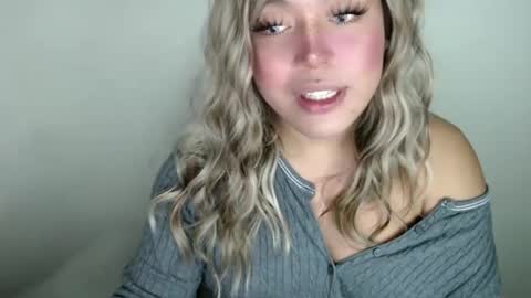 Snapshot of emmawatsoons chatting on September 27, 10:59 pm YourDreamGirl Emma online show from September 27, 10:59 pm