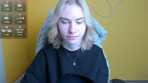 Snapshot of emmi_rossum chatting on November 19, 6:02 am Emmi online show from November 19, 6:02 am