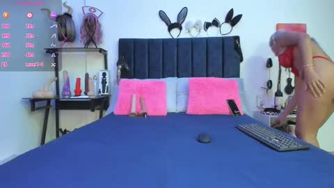 Snapshot of emmily_giraldo chatting on February 10, 11:46 am online show from February 10, 11:46 am