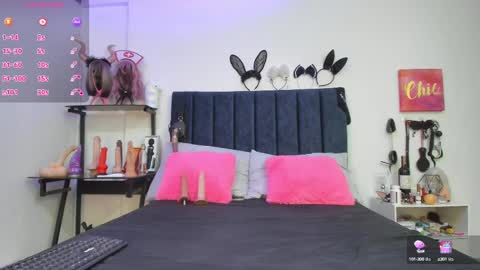 Snapshot of emmily_giraldo chatting on March 7, 3:28 pm online show from March 7, 3:28 pm