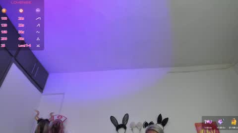 Snapshot of emmily_giraldo chatting on March 11, 3:12 pm online show from March 11, 3:12 pm