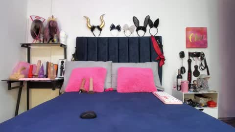 Snapshot of emmily_giraldo chatting on November 25, 1:11 pm online show from November 25, 1:11 pm