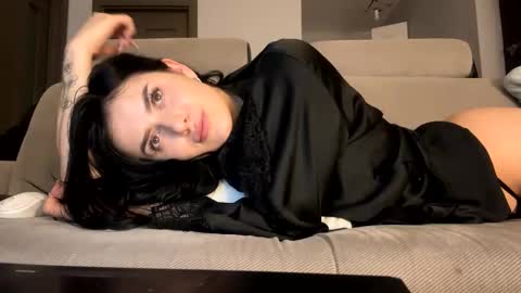 EmmaLovel online show from January 28, 11:50 pm