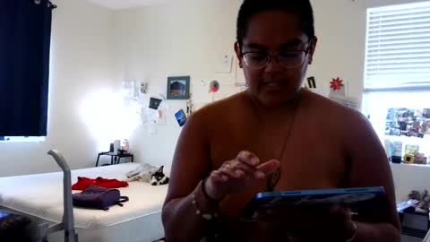 Snapshot of emmmers48 chatting on February 19, 4:11 pm Emms online show from February 19, 4:11 pm