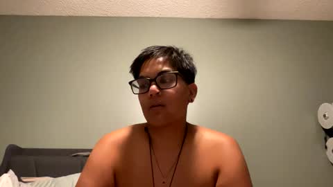 Snapshot of emmmers48 chatting on November 21, 2:43 am Emms online show from November 21, 2:43 am