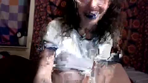 Snapshot of emmsayshi chatting on February 12, 6:52 am Emm online show from February 12, 6:52 am