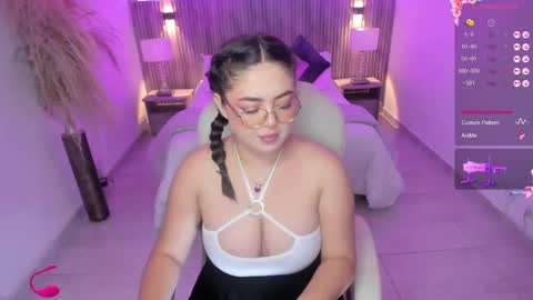 Emmy Walker online show from September 17, 11:01 am