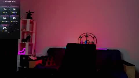 Emmy Bright     50  online show from December 7, 1:25 am