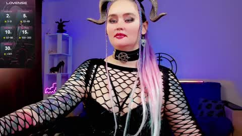 Emmy Bright     50  online show from December 8, 3:21 am