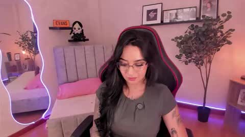 Snapshot of emmyevans1 chatting on September 10, 7:47 pm Emmy Evans online show from September 10, 7:47 pm