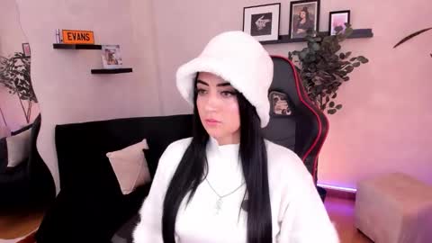 Snapshot of emmyevans1 chatting on November 6, 7:37 pm Emmy Evans online show from November 6, 7:37 pm