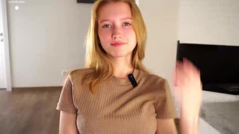 Snapshot of emmyleri chatting on September 12, 11:32 am Emmy online show from September 12, 11:32 am