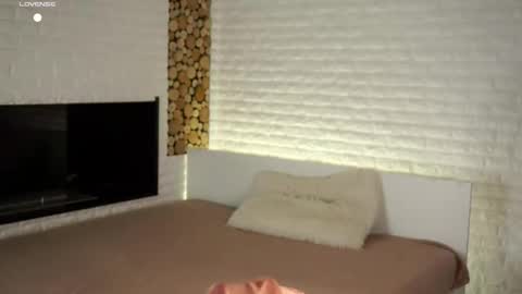 Snapshot of emmyleri chatting on September 22, 1:46 pm Emmy online show from September 22, 1:46 pm