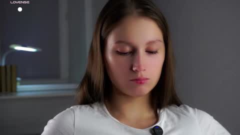 Snapshot of emmyleri chatting on October 13, 1:27 am Emmy online show from October 13, 1:27 am